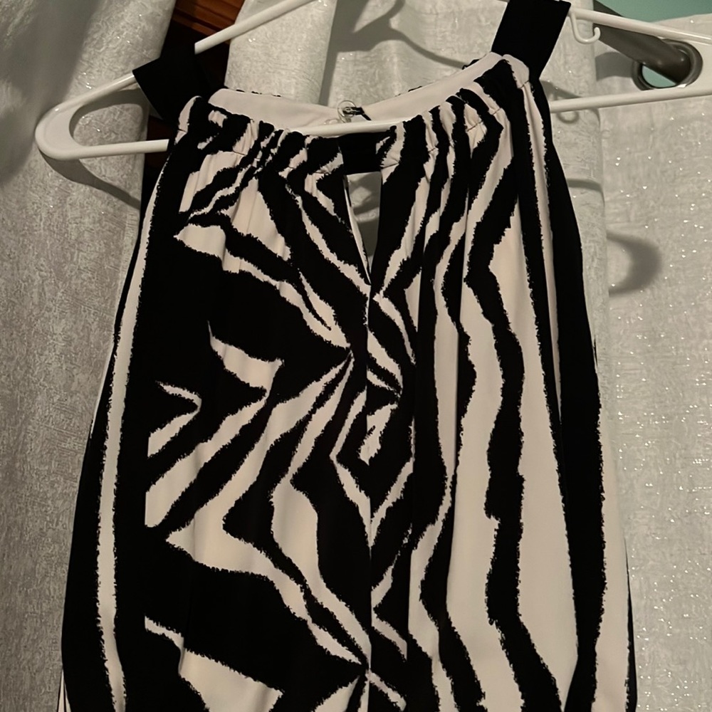 Gorgeous black and white printed dress